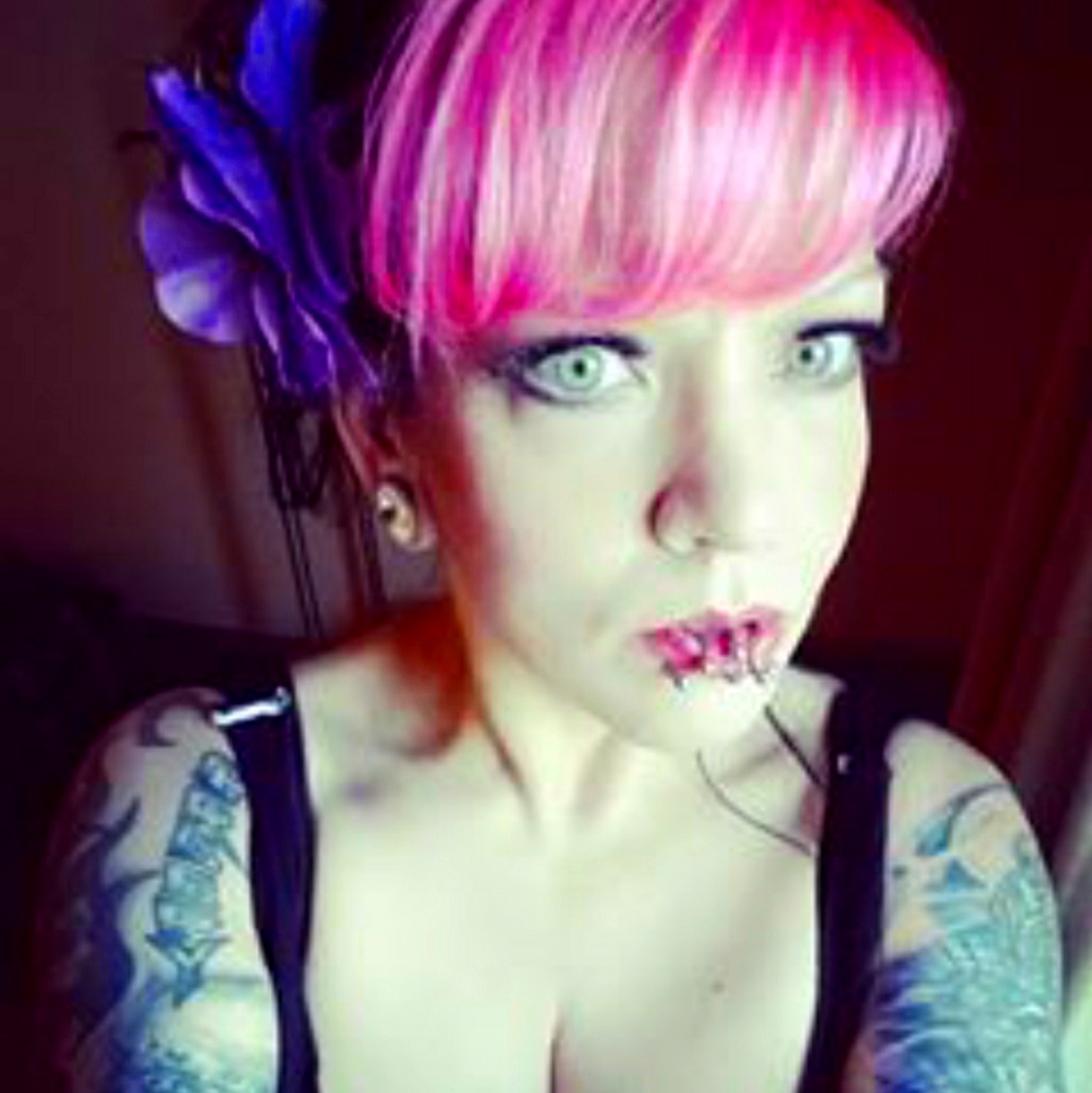Meet your Posher, Miss Dead 💗💗💗